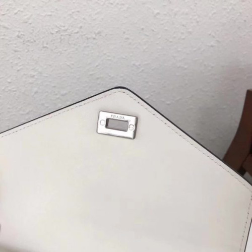 Pra*a-bag-213